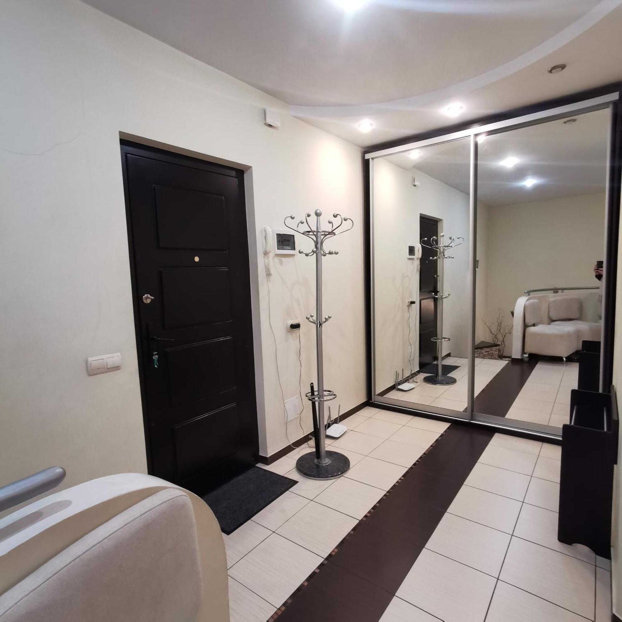 Big Apartment In Rivne Center Экстерьер фото