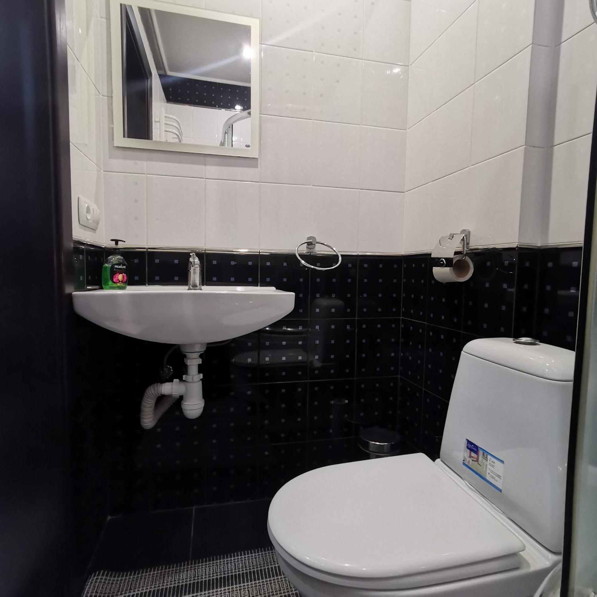 Big Apartment In Rivne Center Экстерьер фото