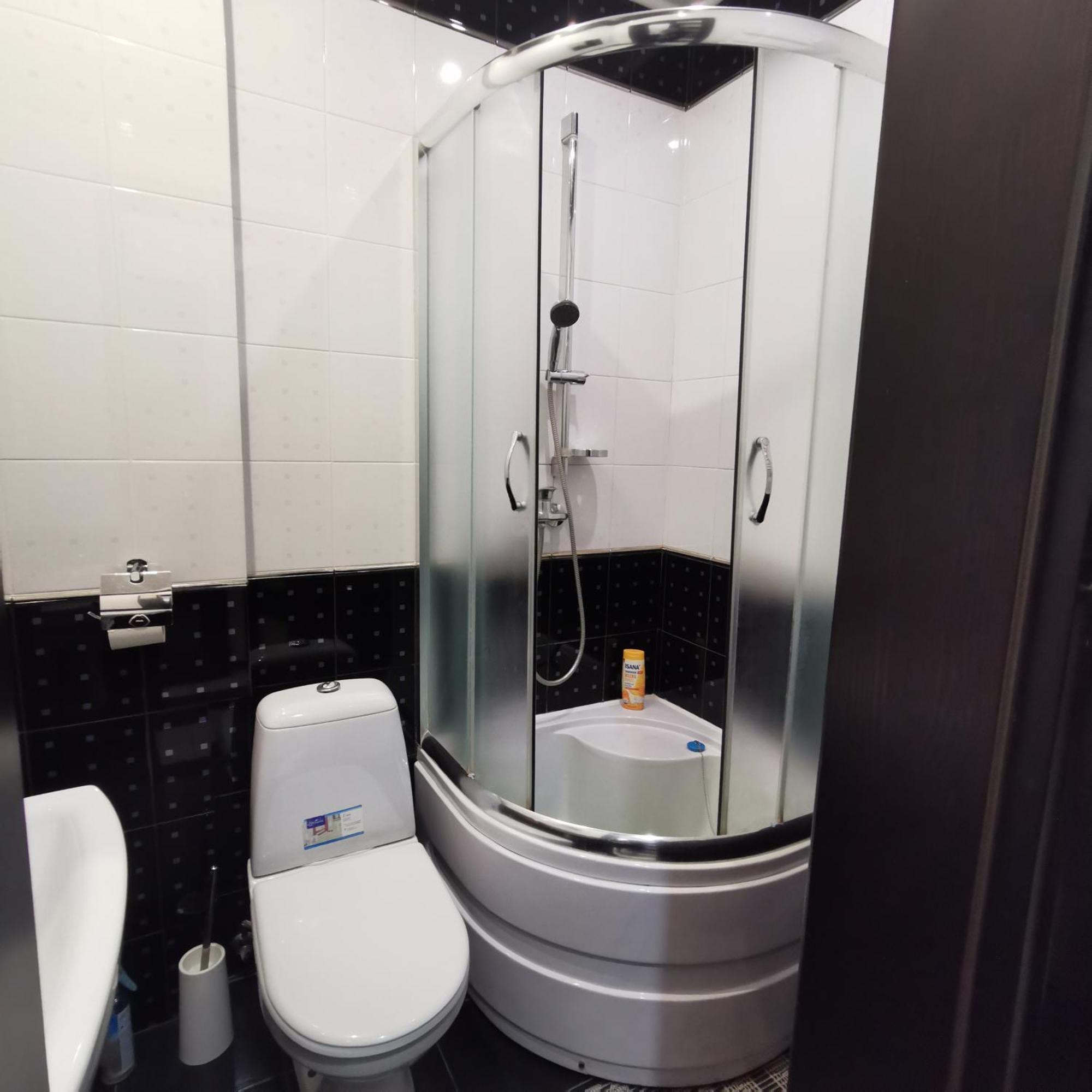 Big Apartment In Rivne Center Экстерьер фото