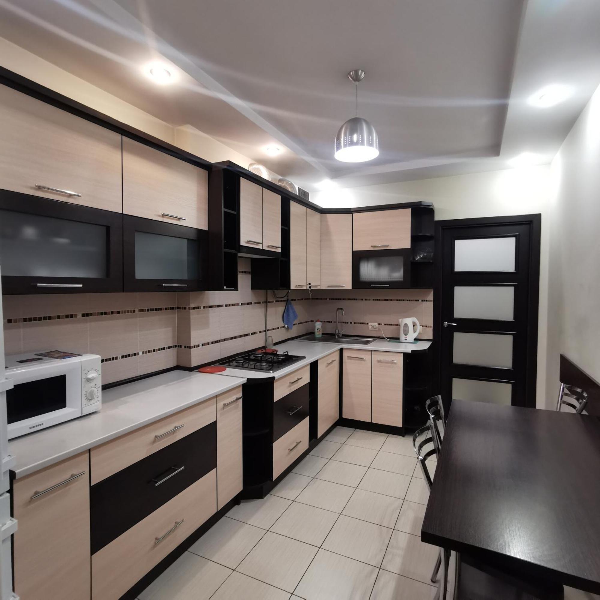 Big Apartment In Rivne Center Экстерьер фото